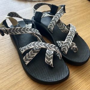 Chaco Women's Z/2 Classic Wide Sandals - Black/White